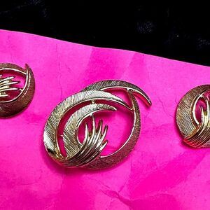 Sarah Coventry, gold tone, flair pin, and matching earrings
